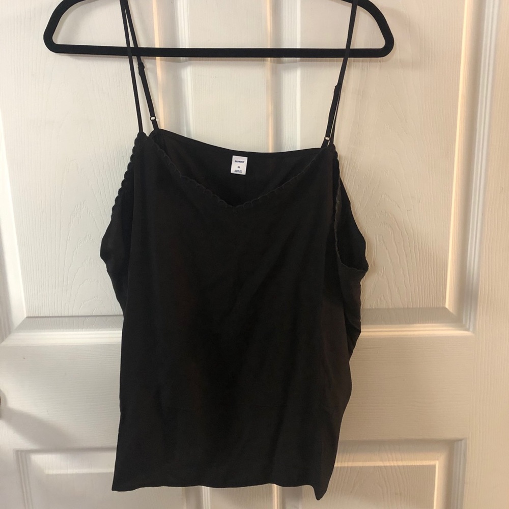 Old Navy Scalloped Black Tank